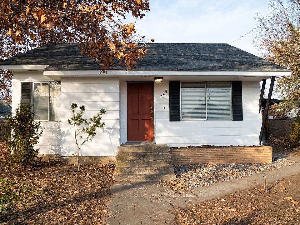 1st image of 224 McAuliff Ave
