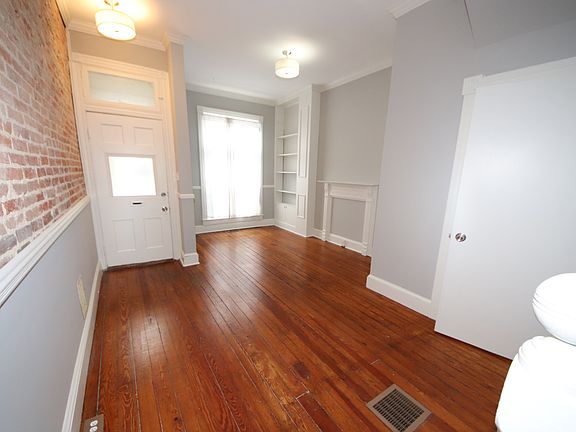 2nd image of 1419 Light St