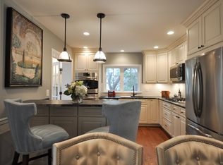 2718 S June St, Arlington, VA 22202