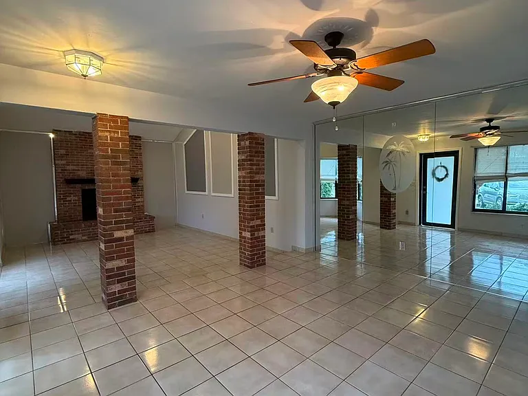 10020 SW 83rd St — Photo 8