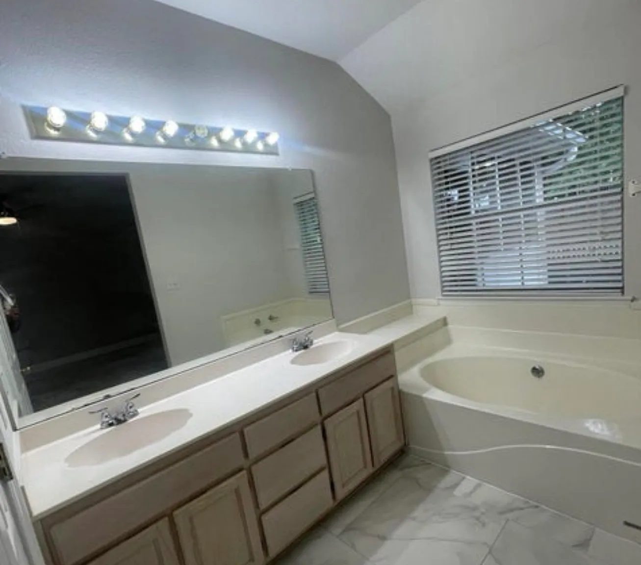 3 bed, 1778 sqft, $1,900 — Photo 3