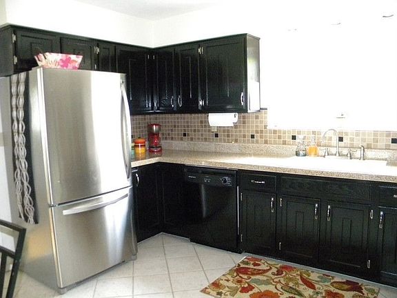 5th image of 335 Labelle Dr
