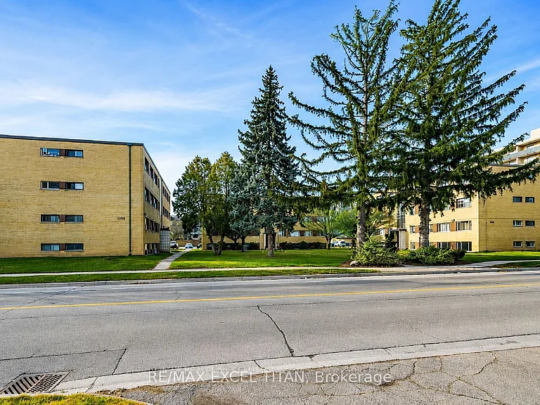 799 Robinson St #4 — Photo 1