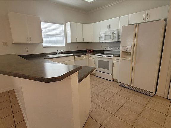 4th image of 4926 NW 78th Rd