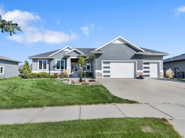 8900 E Basswood Ln, Sioux Falls, SD 57110