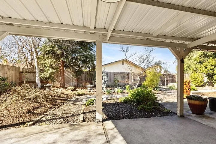 9733 Northstar Ct — Photo 35