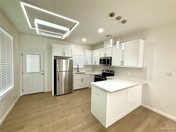 3rd image of 5701 Ozark Ave #3