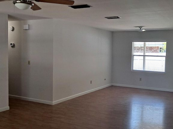 2nd image of 8 Kingfish Ave