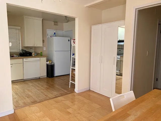 3 bed, 1.5 bath, 360 sqft, $1,733 — Photo 2