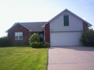 1720 Cottonwood Dr, El Dorado, KS 67042
