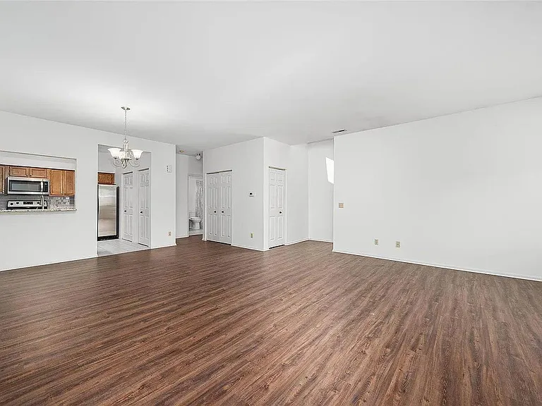 1025 N Spoede Rd — Photo 3