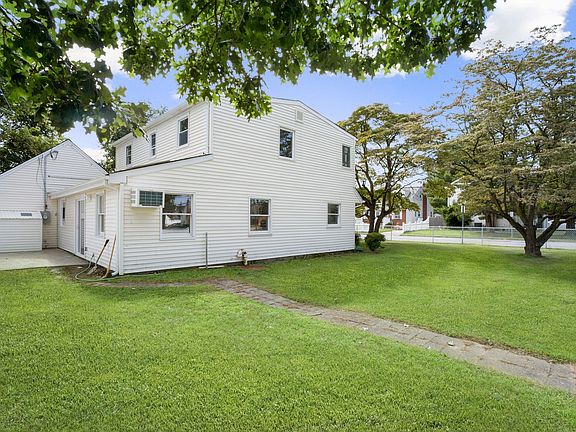4th image of 2020 Prospect Ave