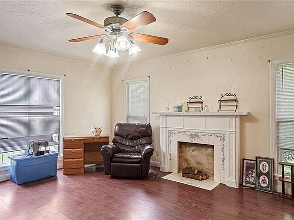 5th image of 914 Hoover Ave