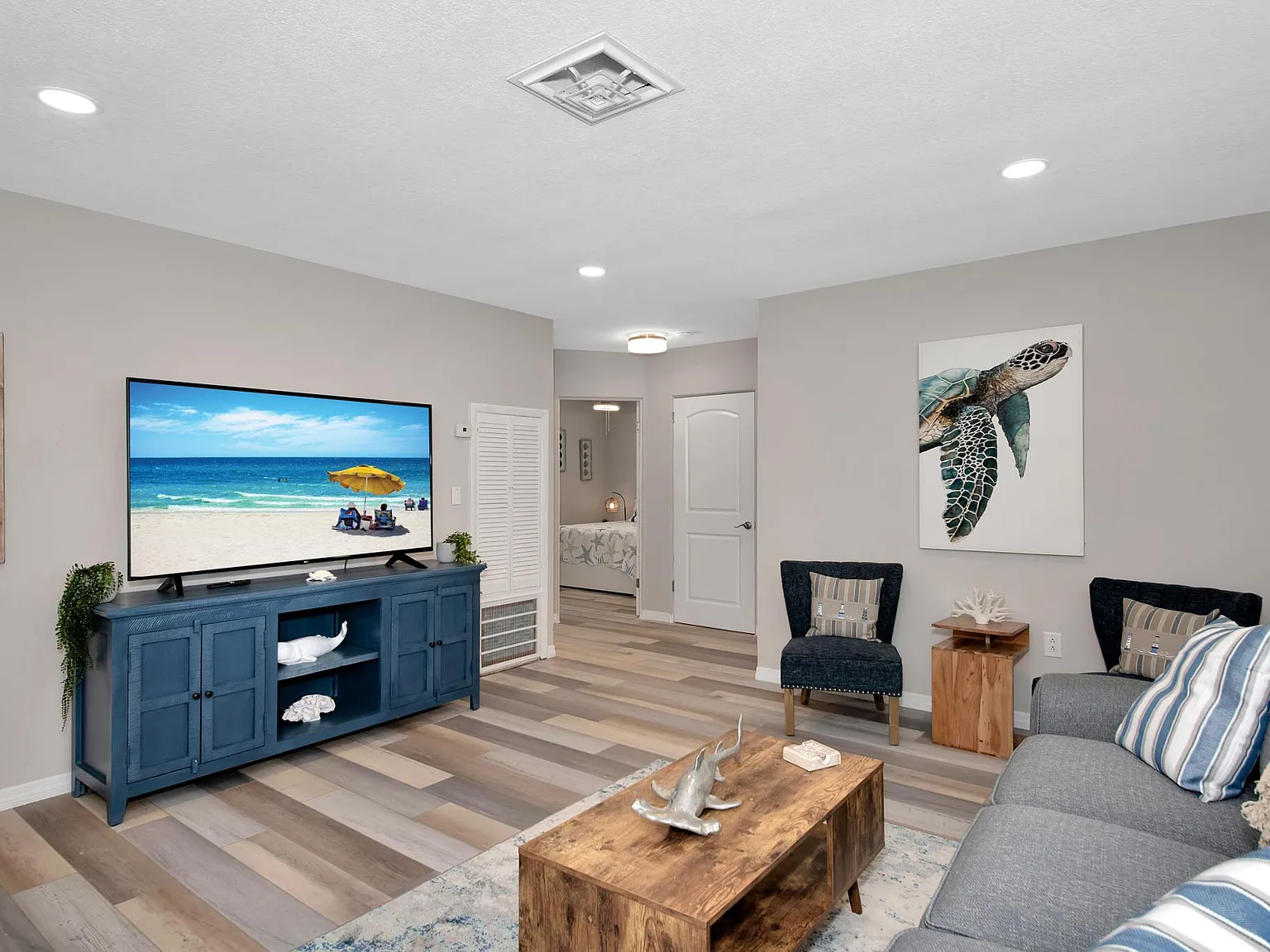 2 bed, 1100 sqft, $2,400 — Photo 4