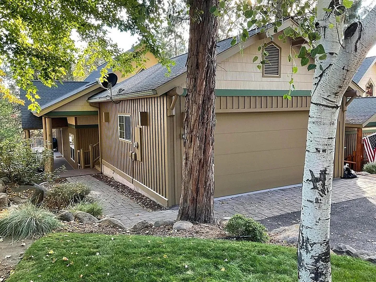 Running Y Chalet — Photo 1