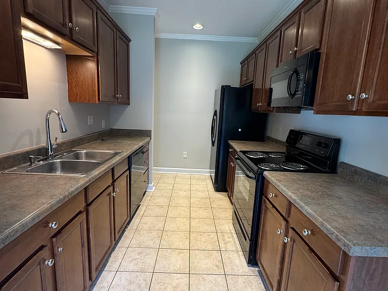 216 Biddeford Pl — Photo 17