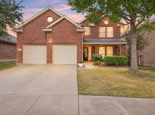 2053 Lake Trail Dr, Heartland, TX 75126