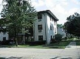 7202 Adams St APT 10, Forest Park, IL 60130