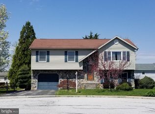 4 Holly Ct, Littlestown, PA 17340