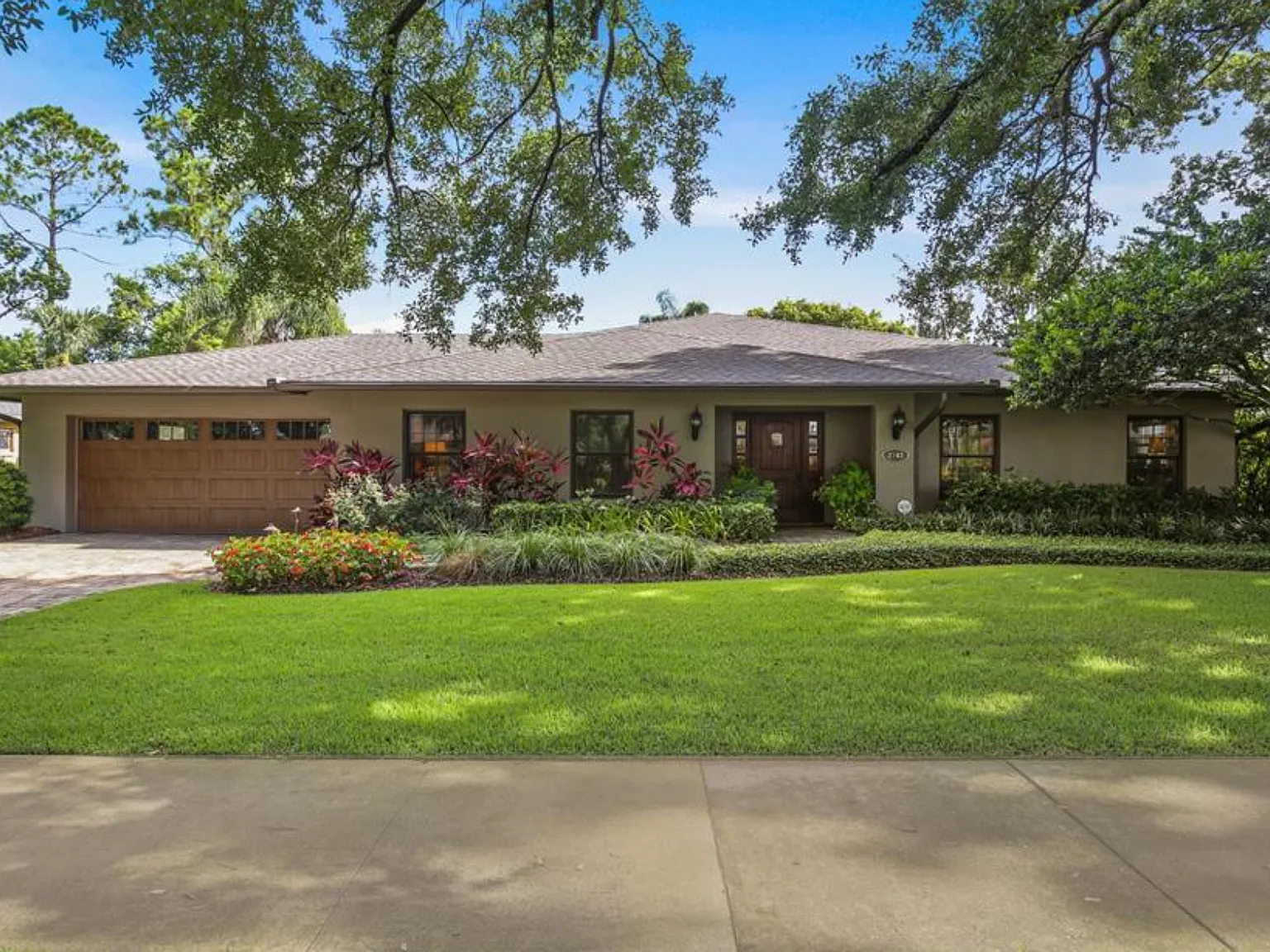 4 bed, 2.5 bath, 2596 sqft, $4,195 — Photo 1