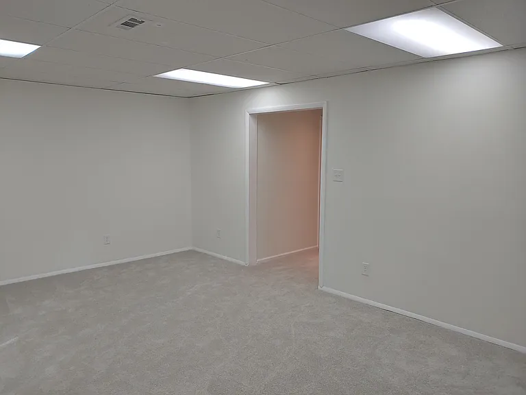 8614 Spruce Run Ct — Photo 33