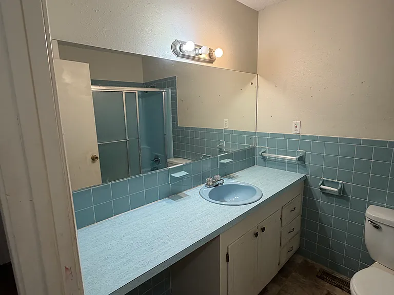904 Randall Dr — Photo 4
