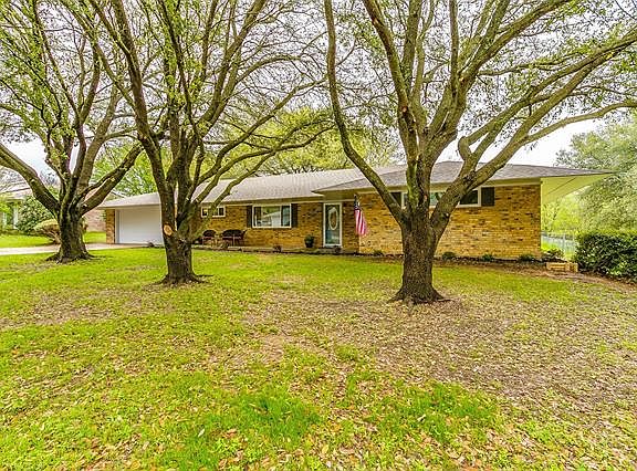 2nd image of 217 Woodlawn Dr