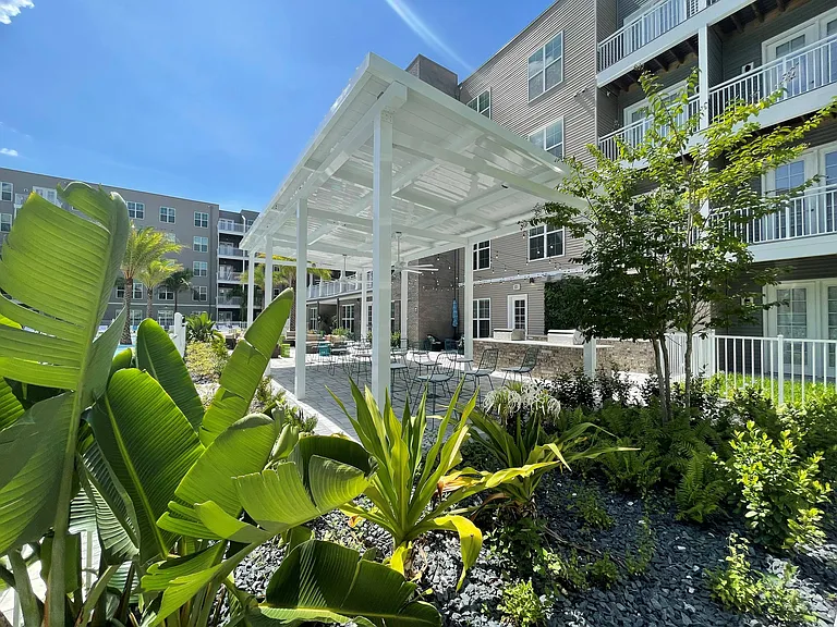 Beautiful green space to enjoy the warm weather