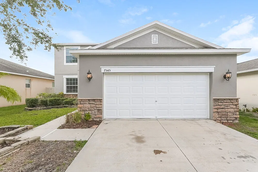 5 bed, 3.0 bath, 2320 sqft, $4,170 — Photo 1