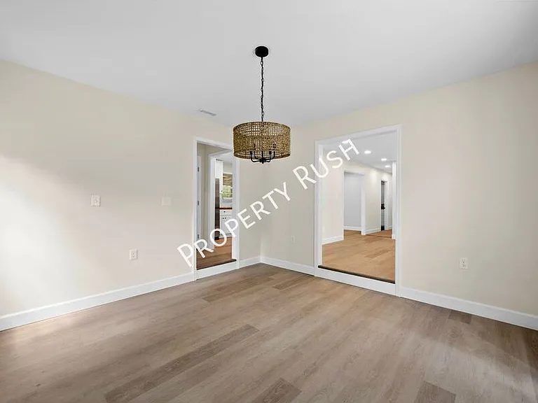 321 Whitmire Cir — Photo 7