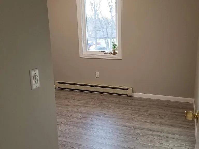 4555 N Woodbridge Rd — Photo 10