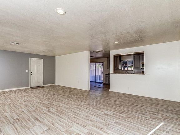 5th image of 13426 N 33rd Ave