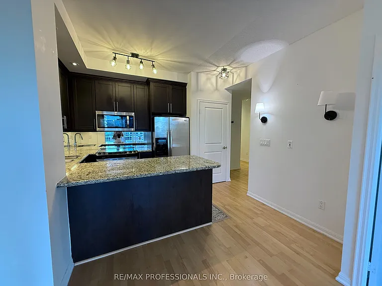 628 Fleet St #522 — Photo 3