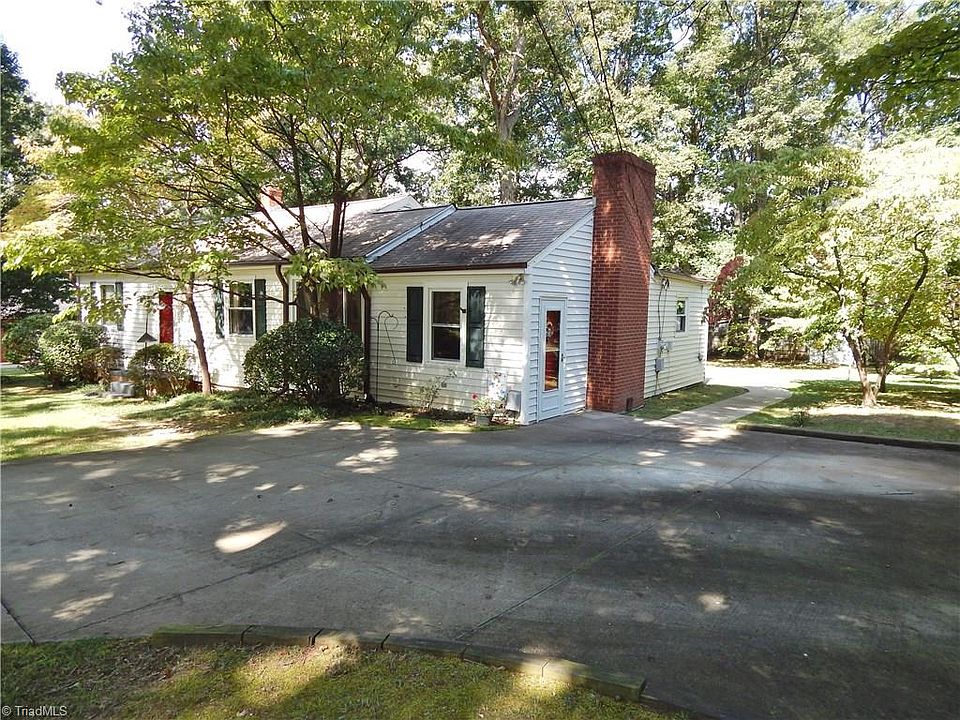 1st image of 2226 Oak Hill Dr
