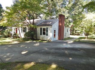 2226 Oak Hill Dr, Greensboro, NC 27408