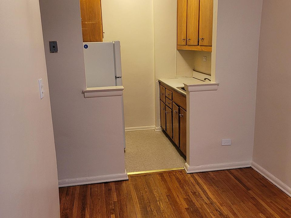 2nd image of 186-10 Hillside Ave