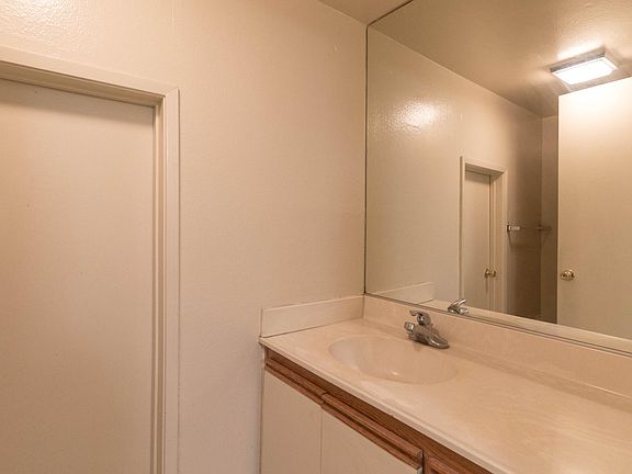5th image of 513 Griswold St #5
