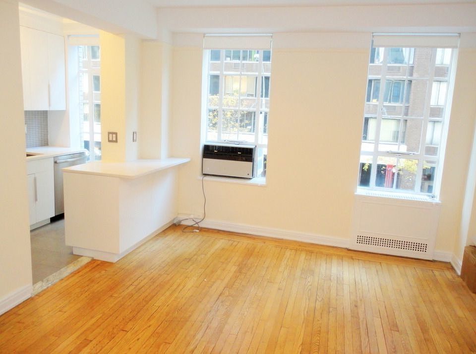 1st image of 333 W 56th St APT 3J
