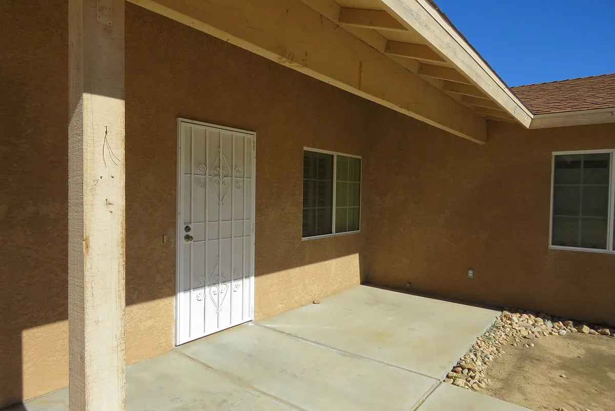 Building Photo - 60442 Pueblo Trl