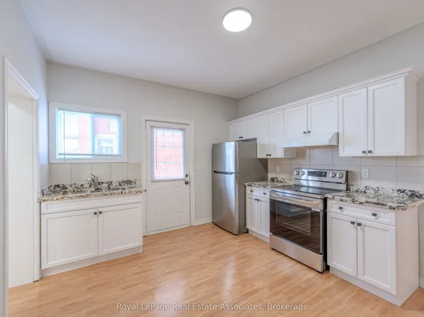 157 William St #1, Brantford, ON N3T 3L2