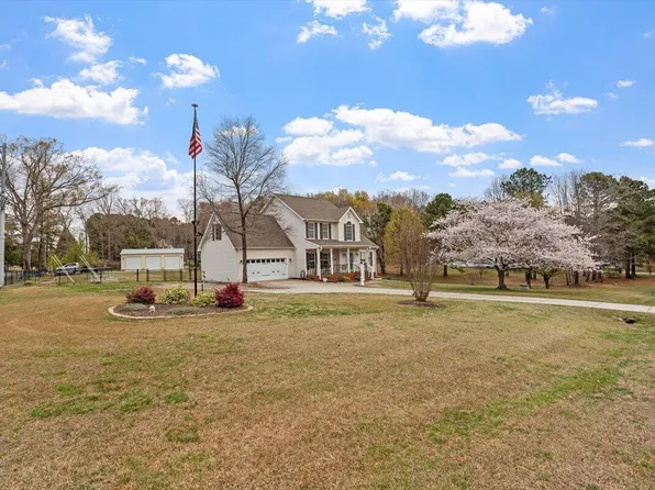 15 Longwood Dr, Youngsville, NC 27596