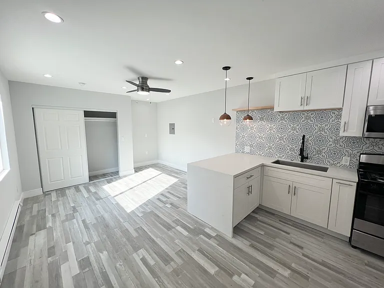 4225 W 120th St #D — Photo 1