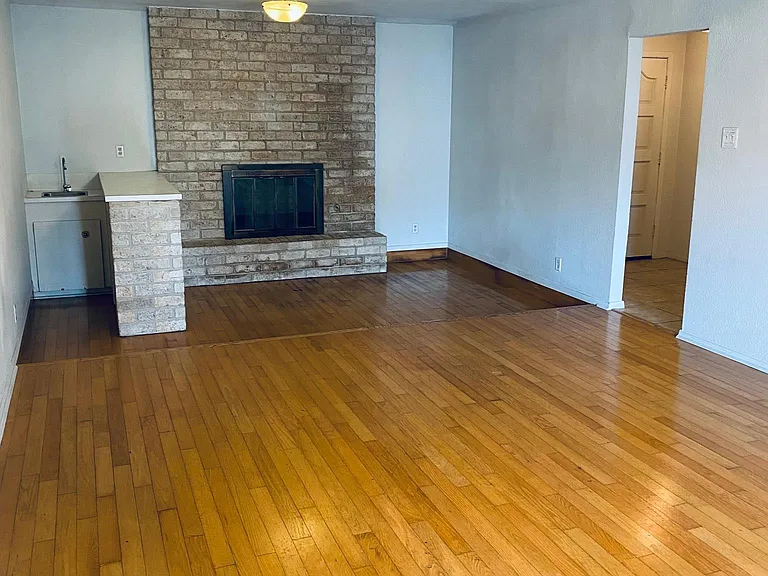 943 Waterview St — Photo 13