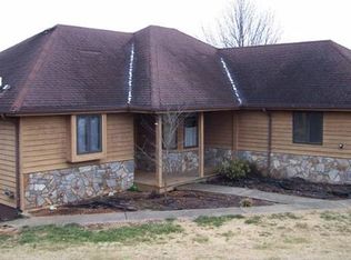 108 Meadow Ln, Spruce Pine, NC 28777