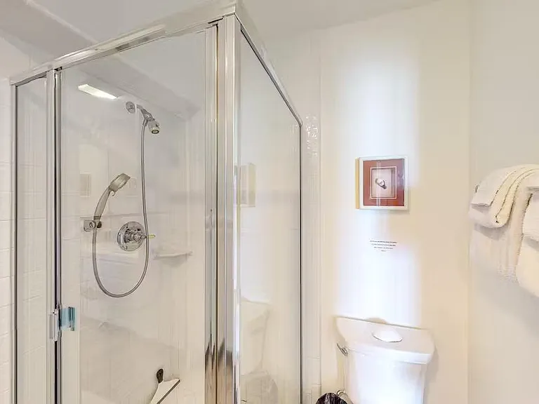 452 Oceanview Dr — Photo 18