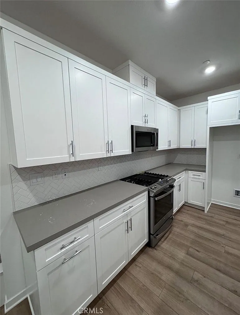 3 bed, 2.5 bath, 1730 sqft, $3,900 — Photo 1