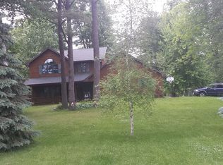 3501 Tanglewood Ln, Suamico, WI 54173