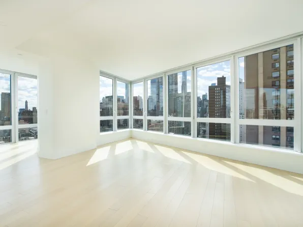 212 West 72nd Street 19G image 3 of 13