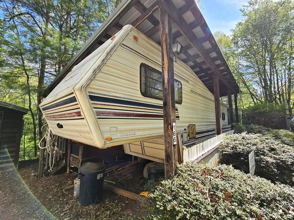 166 Finch Knob Rd, Otto, NC 28763