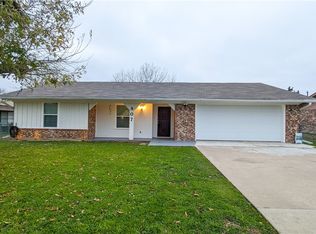 807 Rosedale Dr, Hewitt, TX 76643